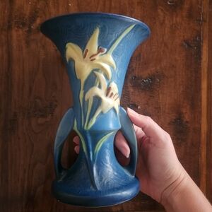 Roseville Zephyr Lily Vase